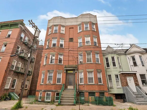 415 Baldwin Avenue image 1 of 13