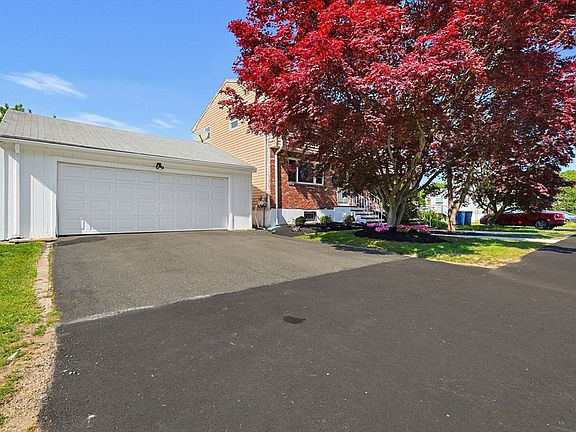 4th image of 36 Raechel Rd Unit 36