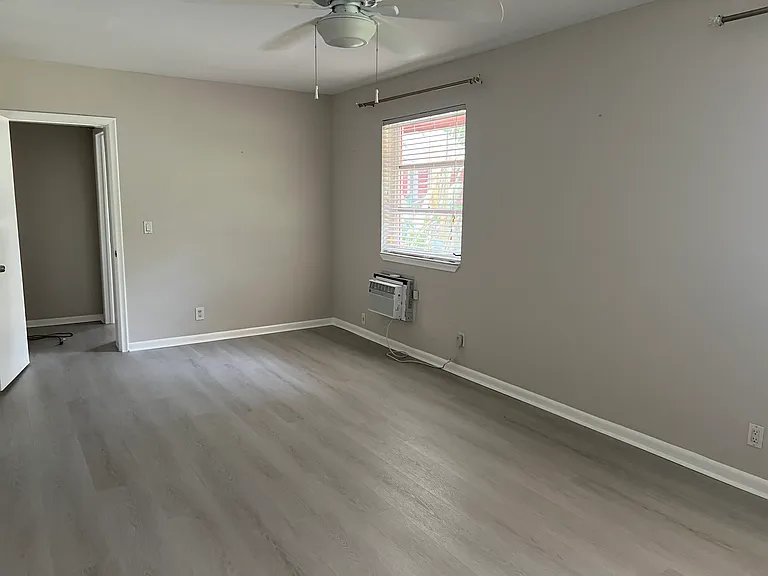 8400 Trotters Ln — Photo 12