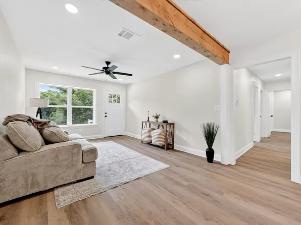 608 Bunny Rabbit Rd, Athens, TX 75751
