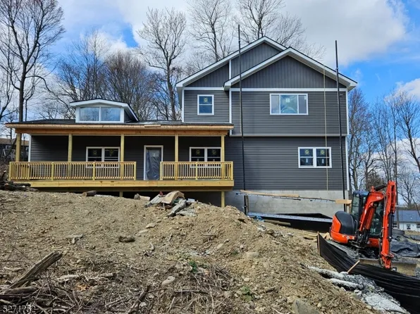 35 Lawrence Dr, Vernon Twp., NJ 07422