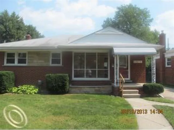 29218 Ursuline St, Saint Clair Shores, MI 48081