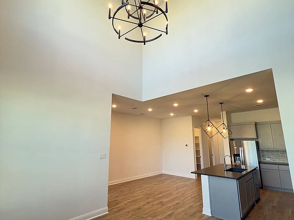 5th image of 2549 Brunswick Way