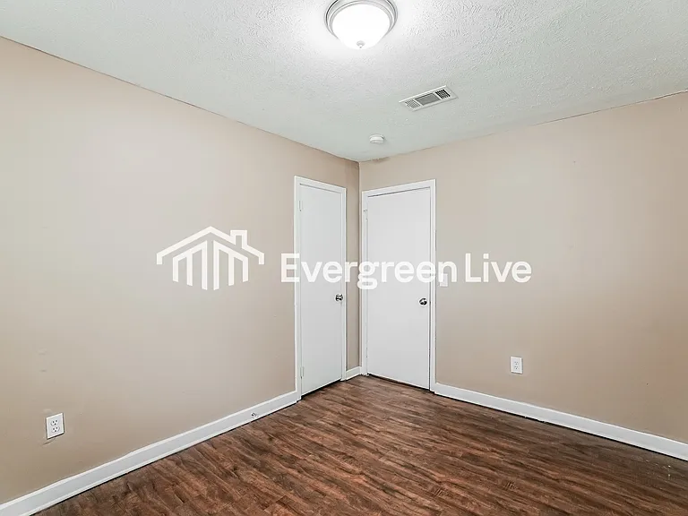 513 Sycamore Cir — Photo 13