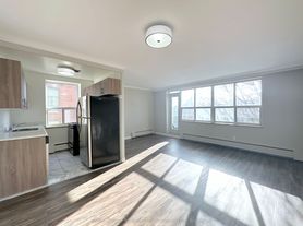 276 Saint Clair Ave W