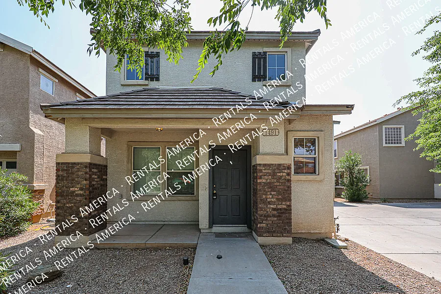 Spacious Home in The Gardens! — Photo 3