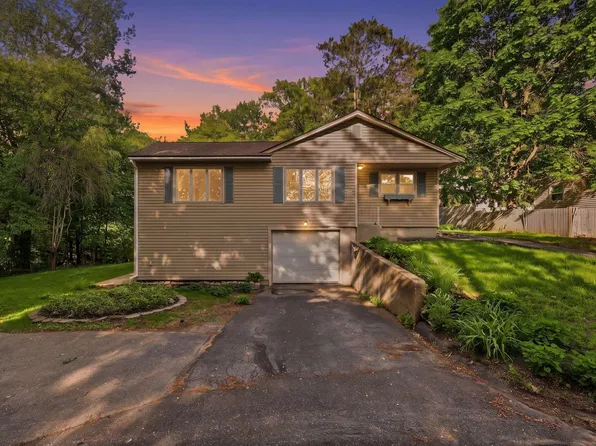 85 Whitney Avenue, Manchester, NH 03104