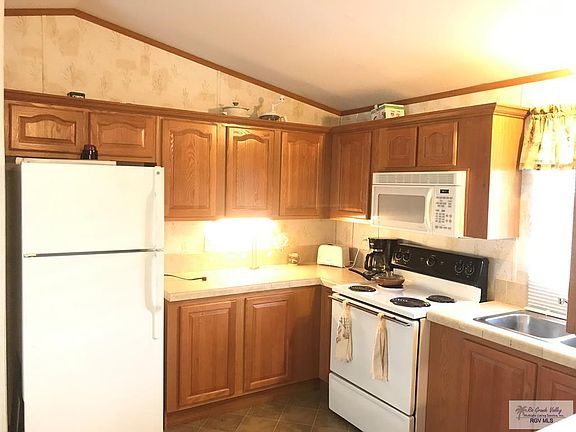 5th image of 890 Minnesota Dr