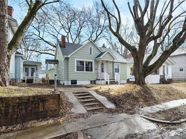 860 Lexington Ave, Zanesville, OH 43701