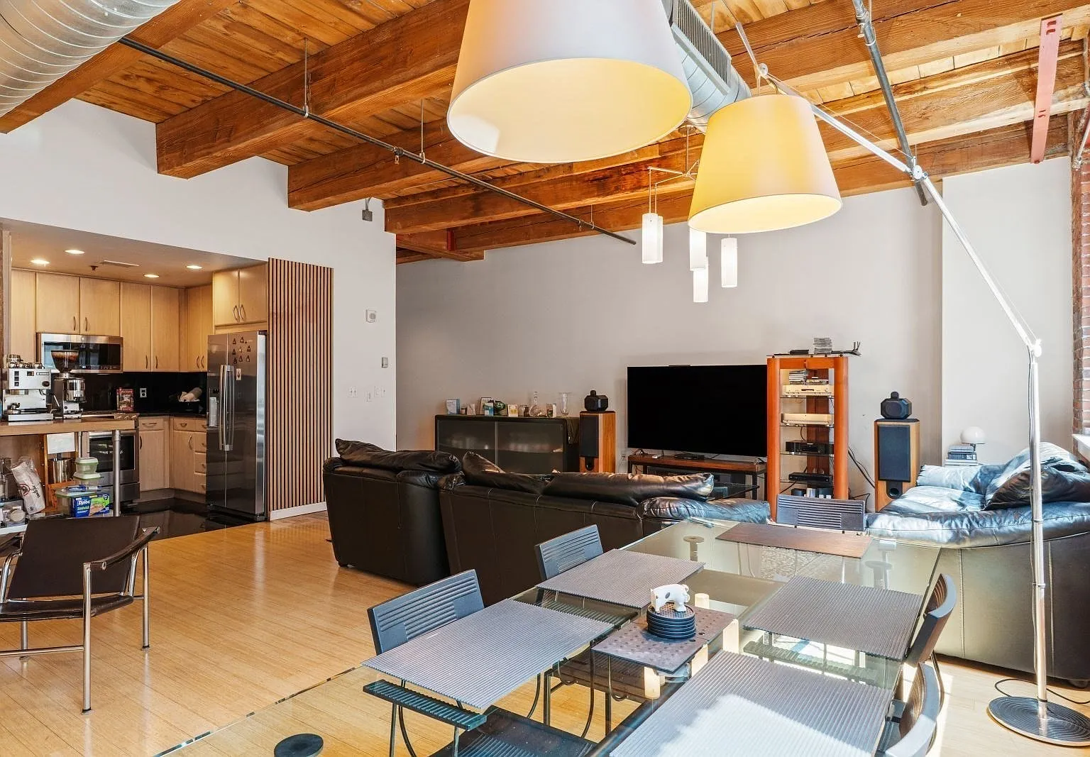 2 bed, 2.0 bath, 1179 sqft, $4,950 — Photo 2