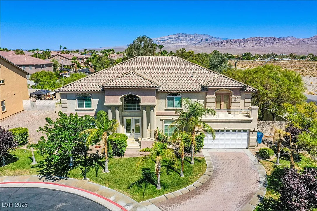 5 bed, 4.5 bath, 4964 sqft, $9,000 — Photo 4