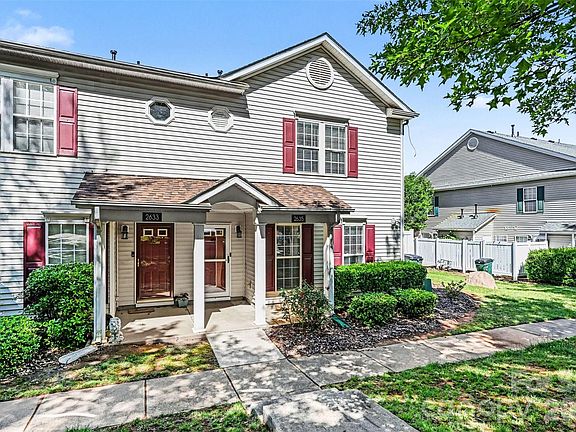 3rd image of 2635 Meadow Knoll Dr