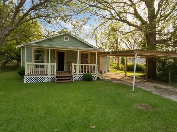 911 Kemp St, Boling, TX 77420