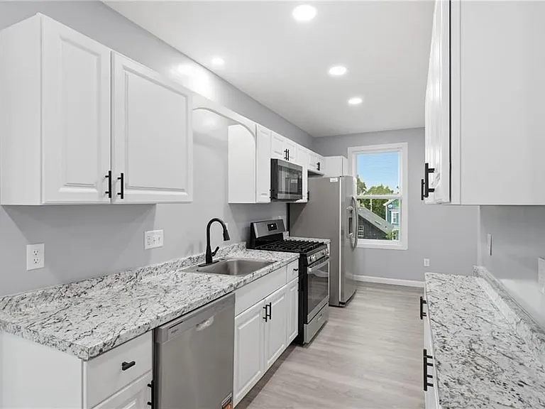 62 Cypress St #2 — Photo 9