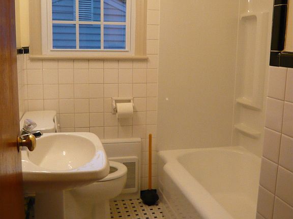 3rd image of 8480 Capeview Ave