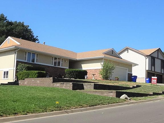2nd image of 721 Skyline Dr