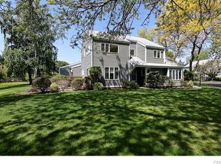 111 Field Point Dr, Fairfield, CT 06824