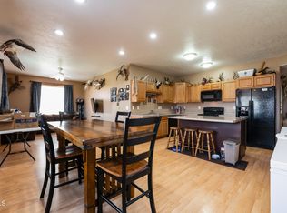 403 3rd St #4, Riverdale, ND 58565