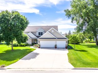 W5285 Waterview Dr, SHERWOOD, WI 54169