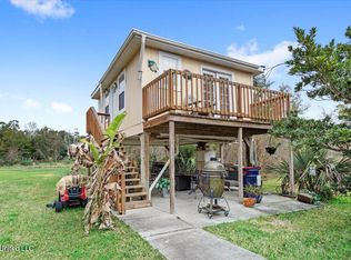 389 Rafferty Dr, Pass Christian, MS 39571