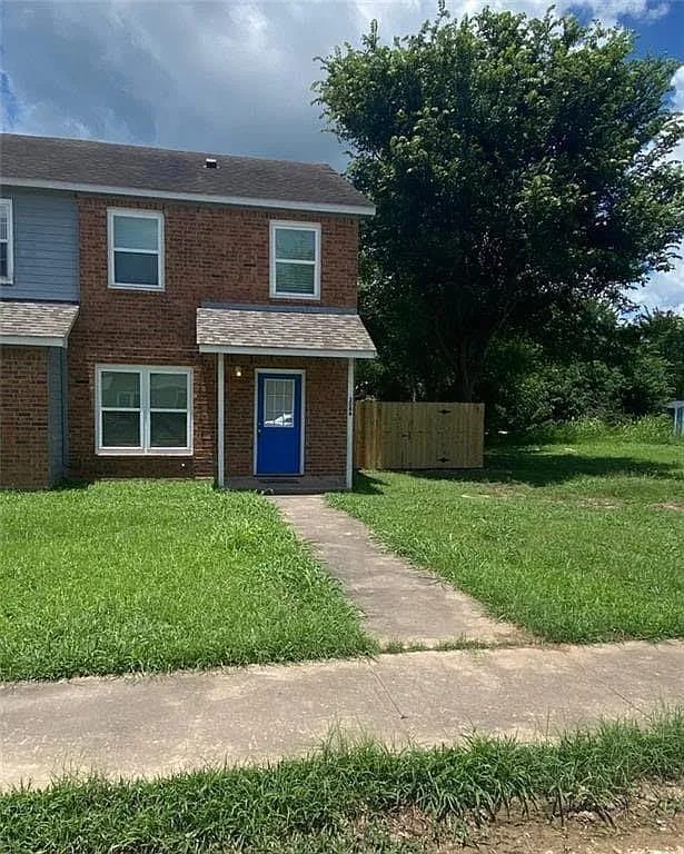 3 bed, 2.0 bath, 1188 sqft, $1,450 — Photo 2