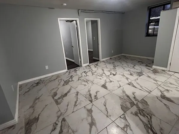 176 Oak St, Yonkers, NY 10701