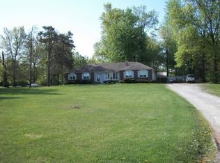 956 E 1330 North Rd, Taylorville, IL 62568