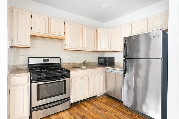 Rented by Living New York | media 17