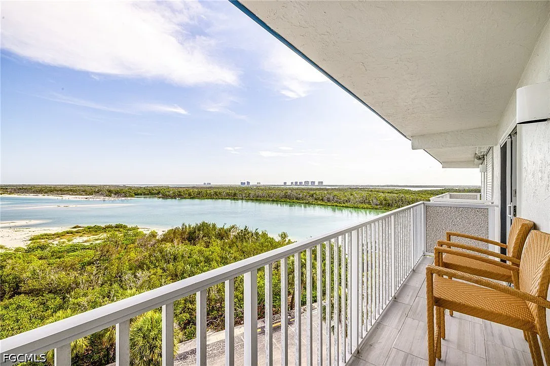 1 bed, 2.0 bath, 1098 sqft, $10,000 — Photo 1