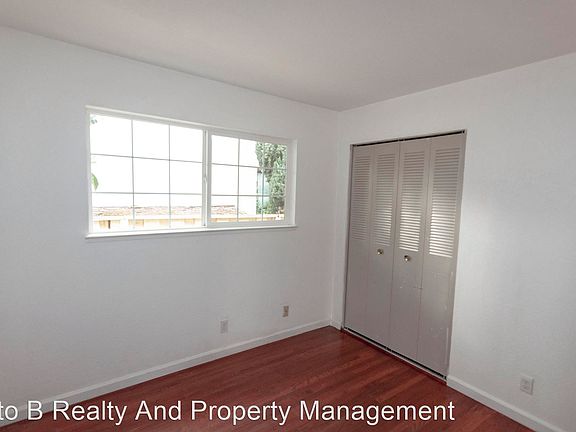 5th image of 1755 Yosemite Dr