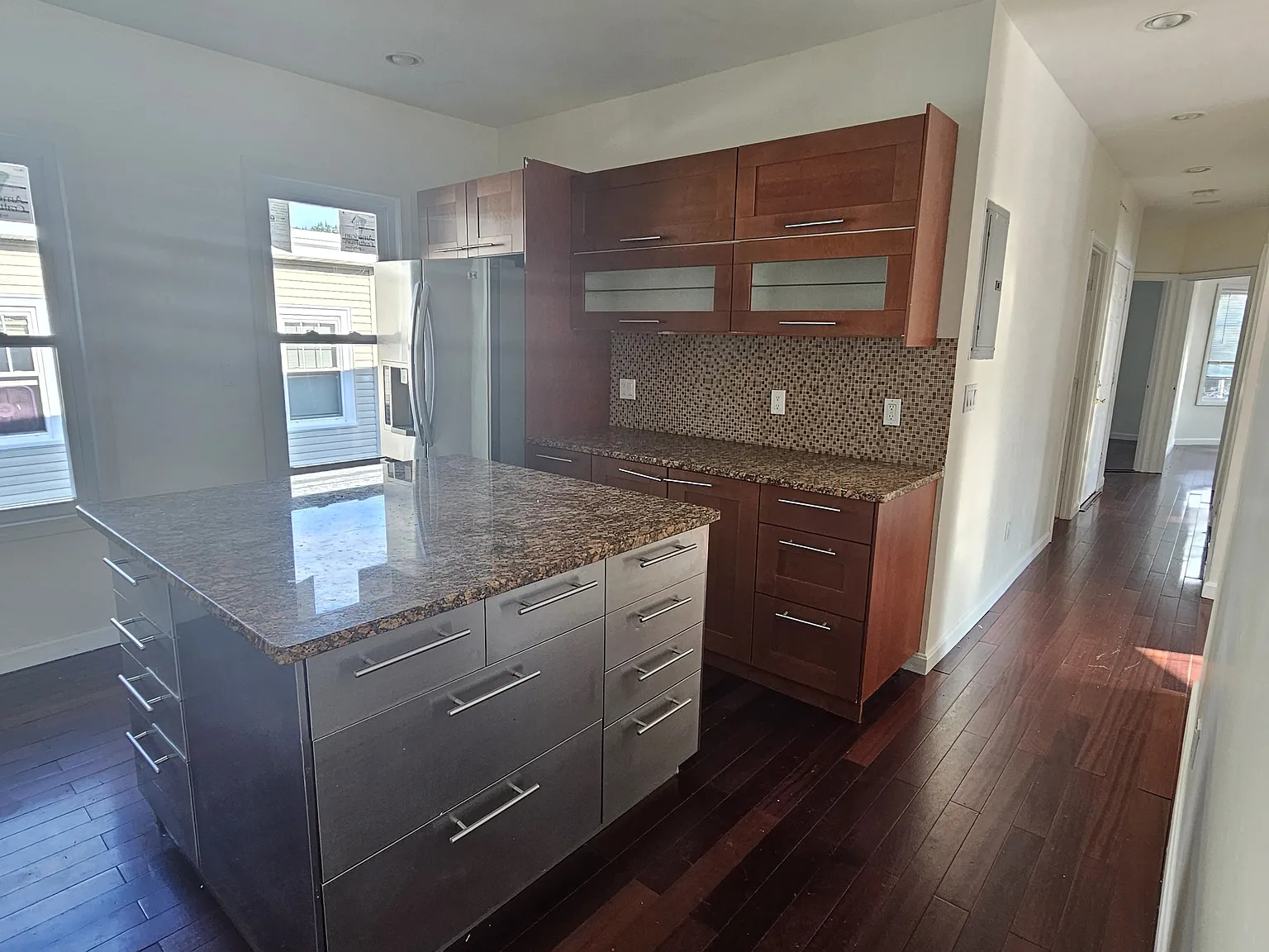 3 bed, 1326 sqft, $2,700 — Photo 3