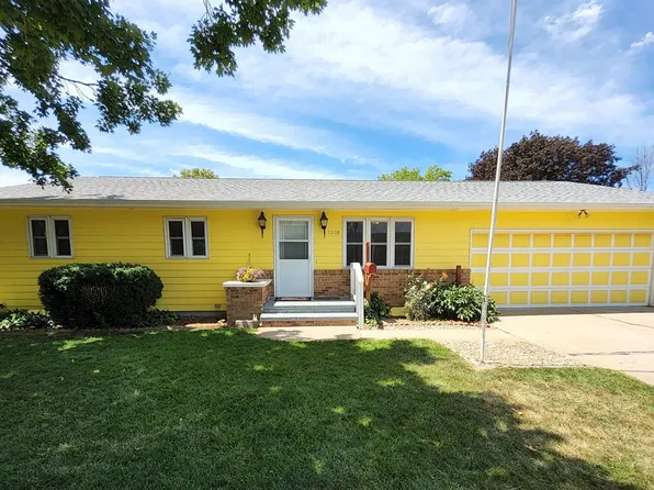 1208 N Skyridge Dr, Avoca, IA 51521