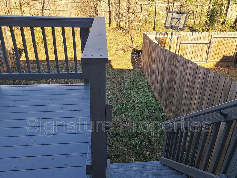 106 Regina Ln — Photo 27