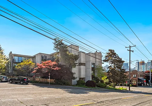550 Aloha St #101 Photo 1