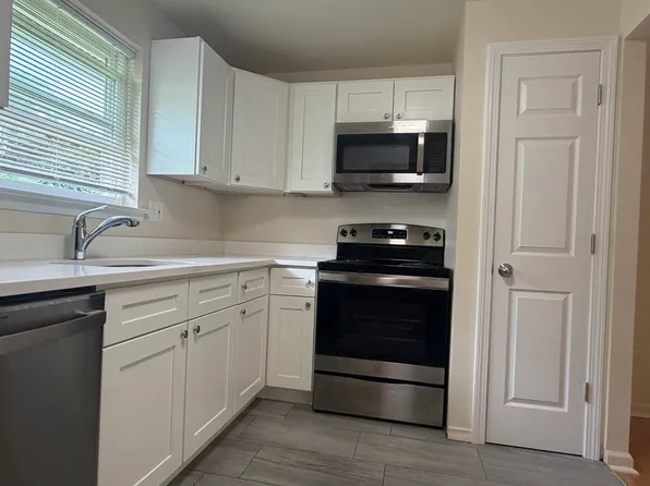 Summit Gardens, 1 Summit Dr #18D, New Milford, CT 06776