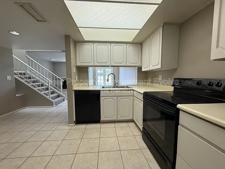 815 E Grovers Ave #24 — Photo 6