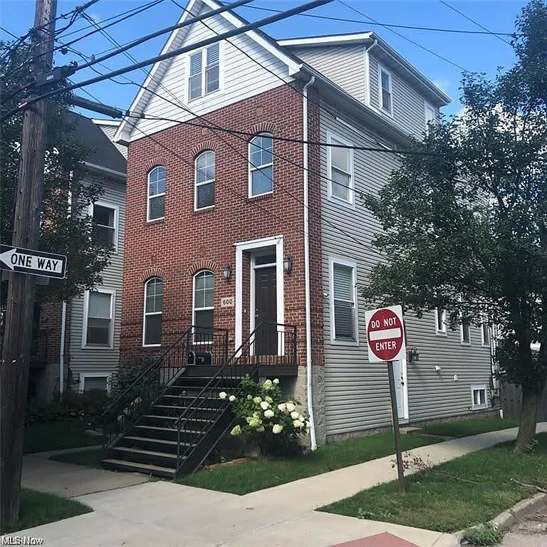 600 Literary Rd photo 1