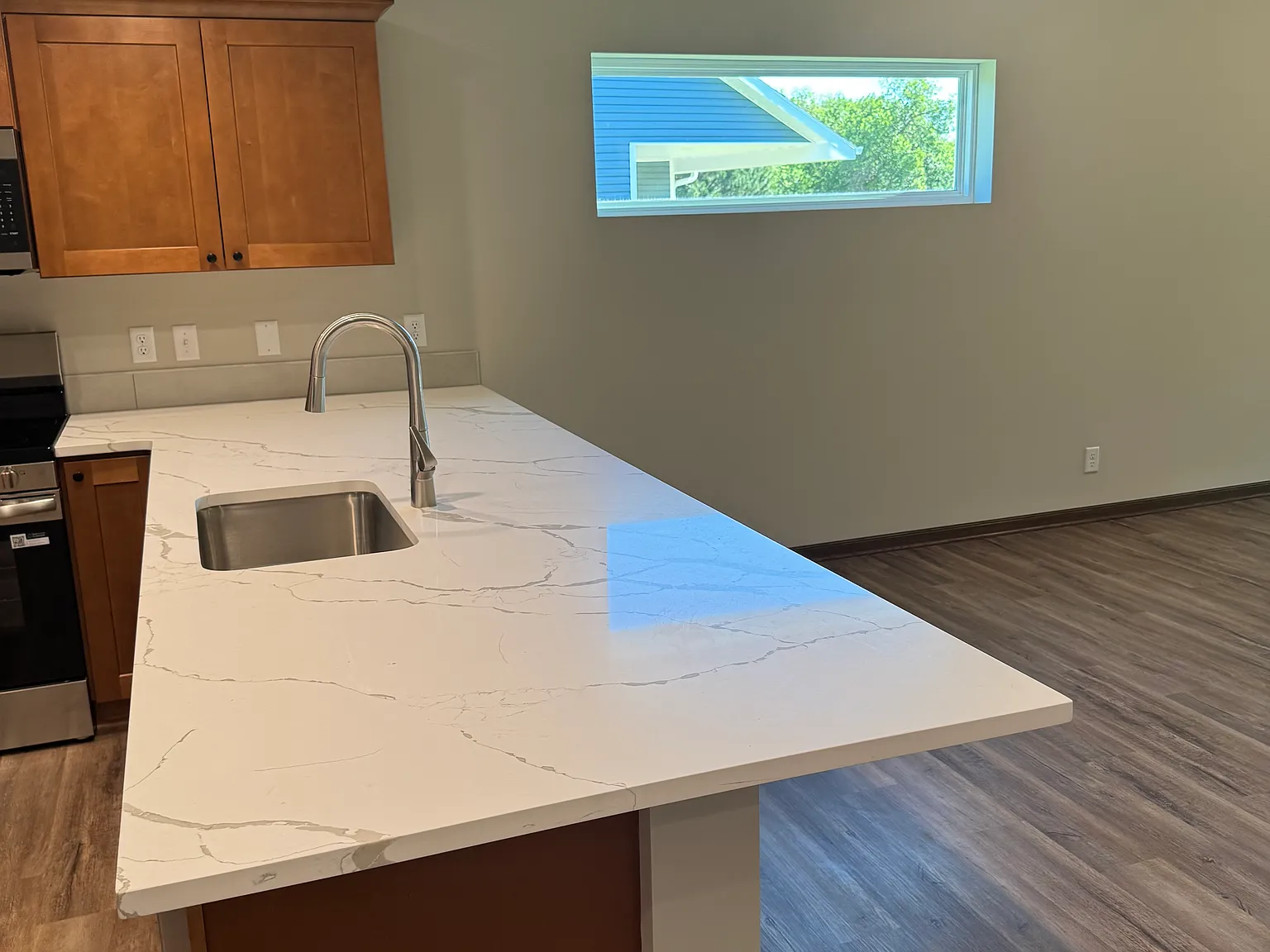 3 bed, 2142 sqft, $2,400 — Photo 4