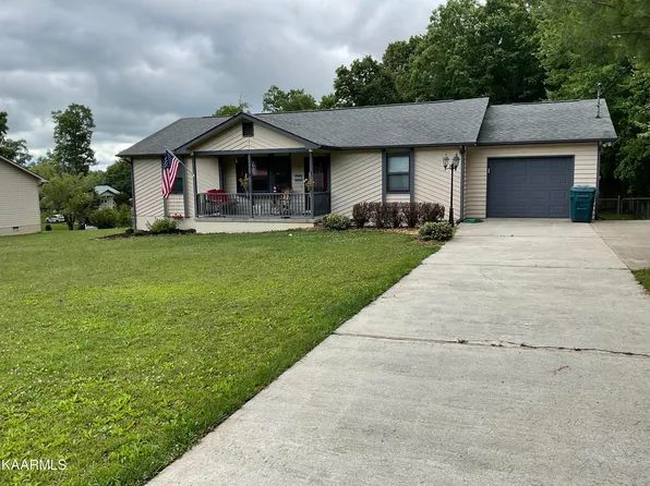 375 Mockingbird Dr, Crossville, TN 38555