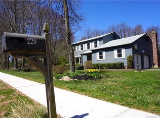 220 Acorn Dr, Middletown, CT 06457