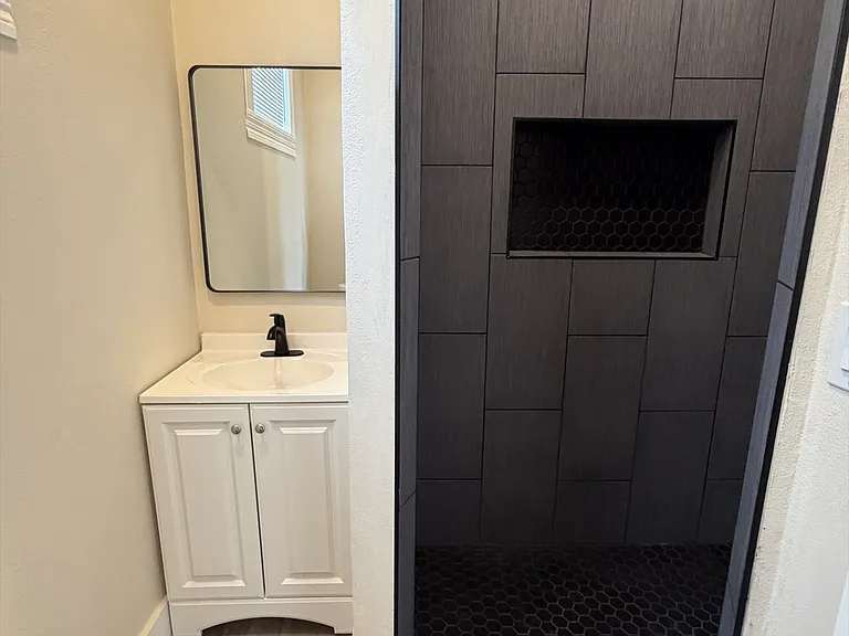 516 E Quincy St #4 — Photo 8