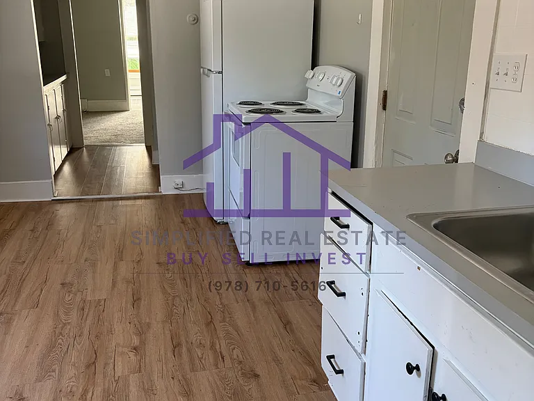 457 Main St #8 — Photo 1