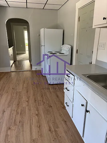 457 Main St #8 Photo 1