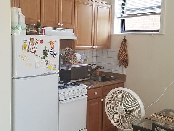 3rd image of 2218 42nd St APT A1