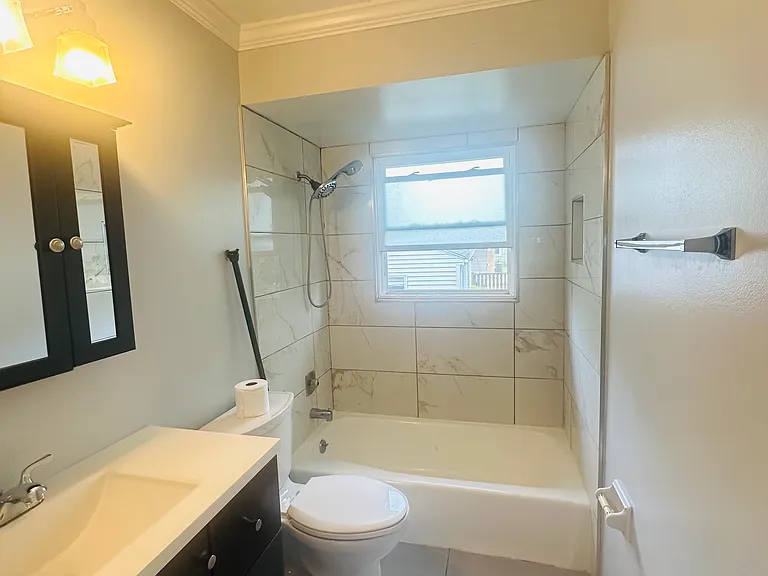 1306 Campbell Ave — Photo 7