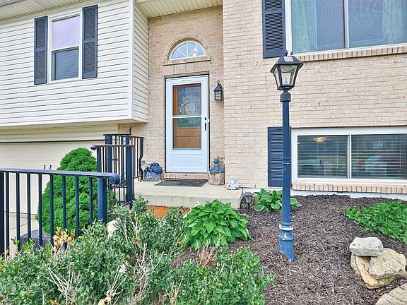 3rd image of 2584 Berwood Ln