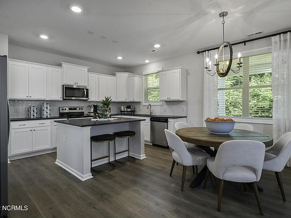 5th image of 8862 Colbert Place Dr