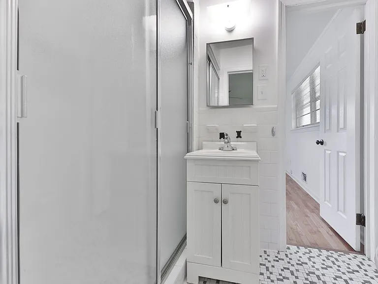 Jack 'n Jill Bathroom