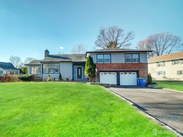 161 Mali Dr, North Plainfield, NJ 07062