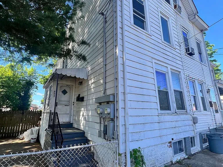403 Cummings Ave — Photo 1
